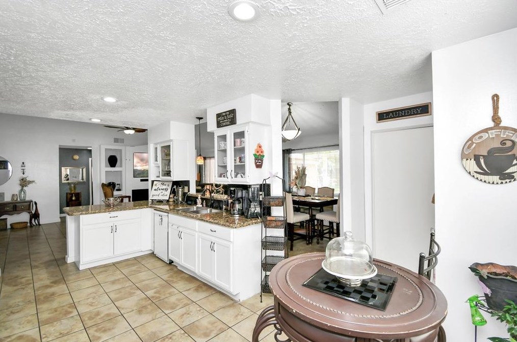 16022 Beechnut St, Houston TX  77096-1213 exterior