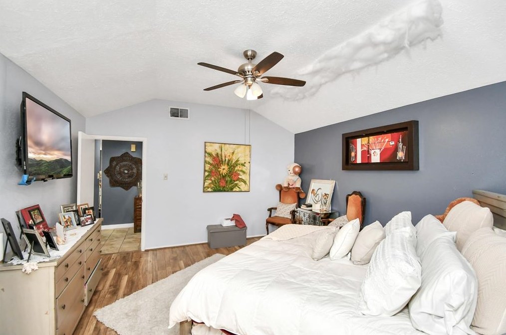 16022 Beechnut St, Houston TX  77096-1213 exterior