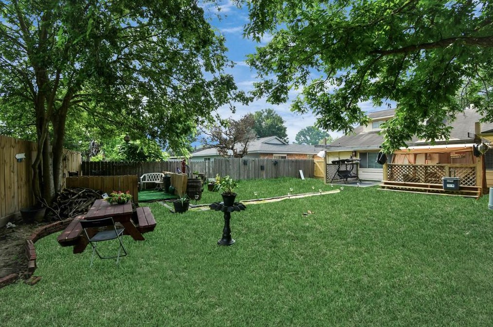 16022 Beechnut St, Houston TX  77096-1213 exterior