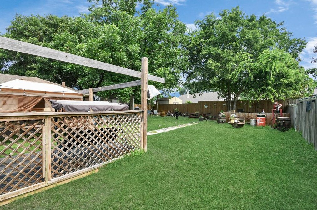 16022 Beechnut St, Houston TX  77096-1213 exterior