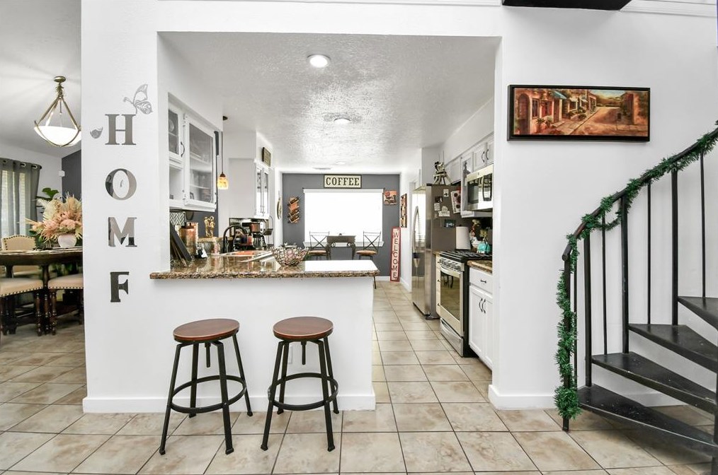 16022 Beechnut St, Houston TX  77096-1213 exterior