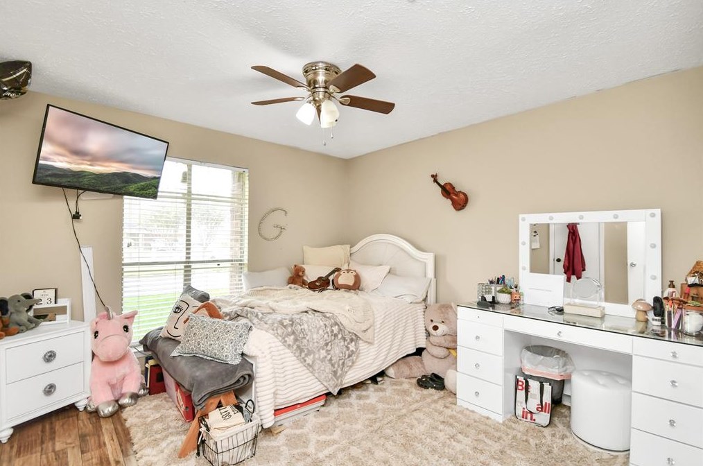 16022 Beechnut St, Houston TX  77096-1213 exterior