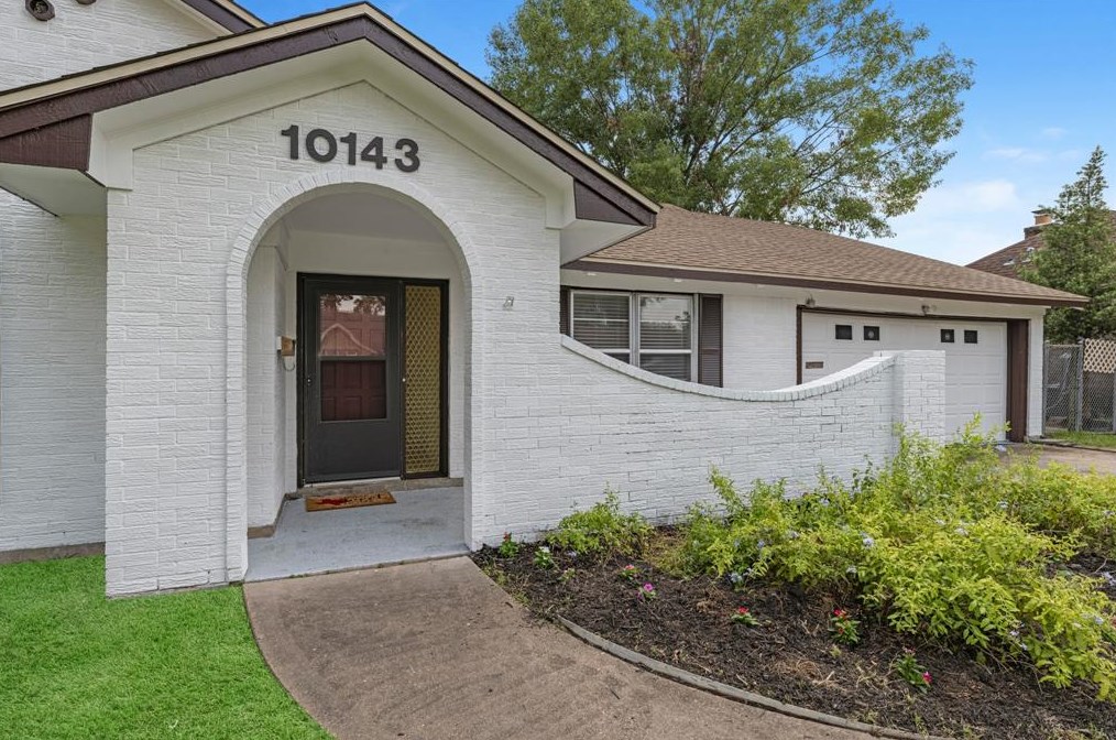 10143 Metronome Dr, Houston TX  77080-6316 exterior