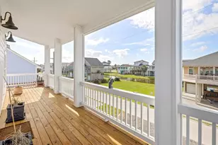 2630 Breaker Dr, Crystal Beach, TX 77650 - Photo 7