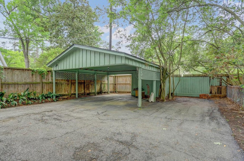 354 Westminster Dr, Houston TX  77024-5623 exterior