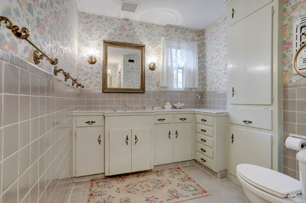 354 Westminster Dr, Houston TX  77024-5623 exterior