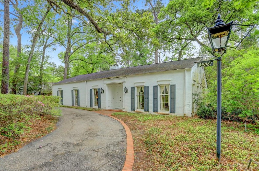 354 Westminster Dr, Houston TX  77024-5608 exterior