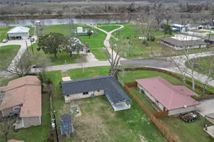 17 County Rd 243, Bay City, TX 77414 - Photo 5