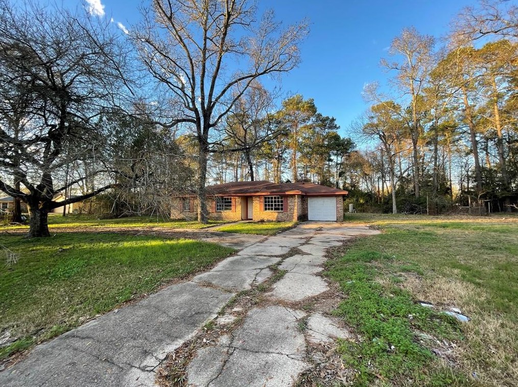 906 Big Deer Dr, Crosby TX  77532-3141 exterior