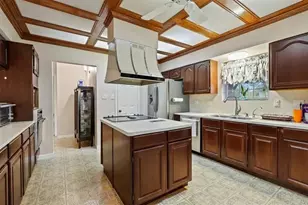 9011 Tavenor Ln, Houston, TX 77075 - Photo 3