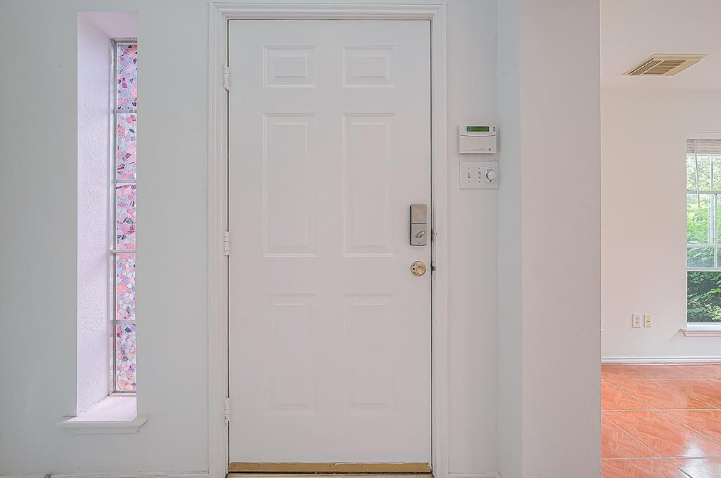 8366 Golf Green Cir, Houston TX  77036-4076 exterior