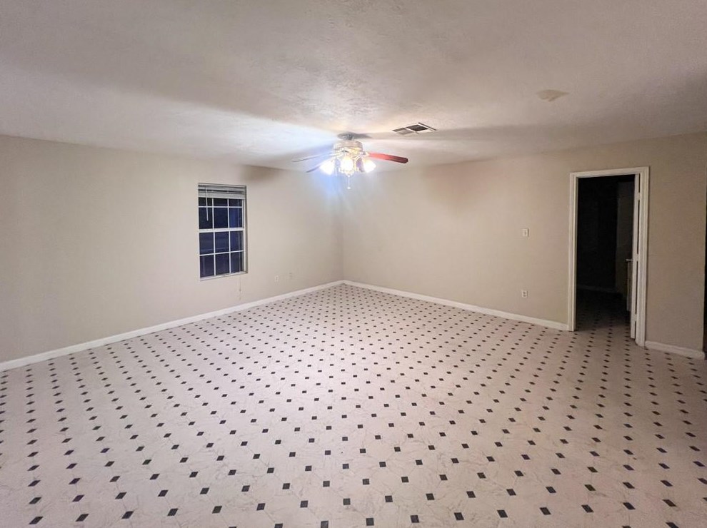 17943 Cooper Rd, Conroe TX  77302-6477 exterior