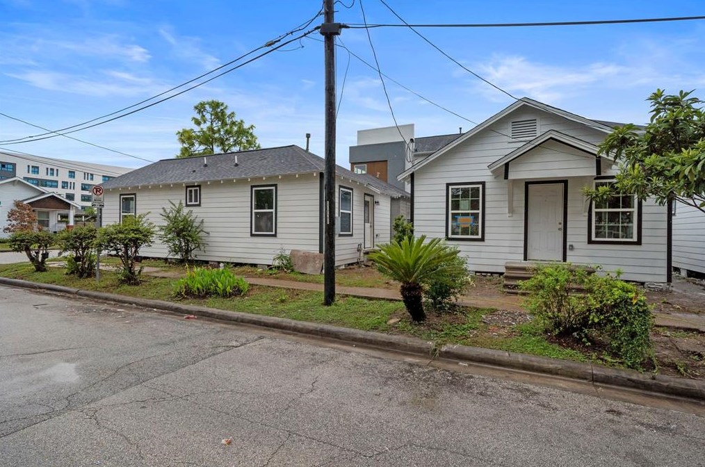 2316 Lucinda St, Houston TX  77004-2302 exterior