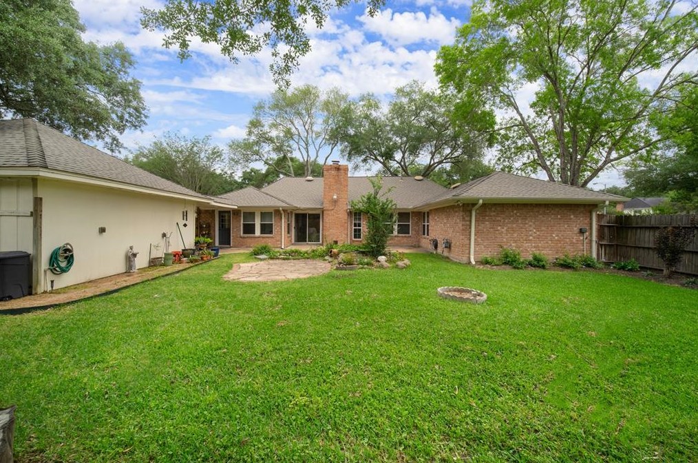 18103 Oakhampton Dr, Houston TX  77084-3260 exterior