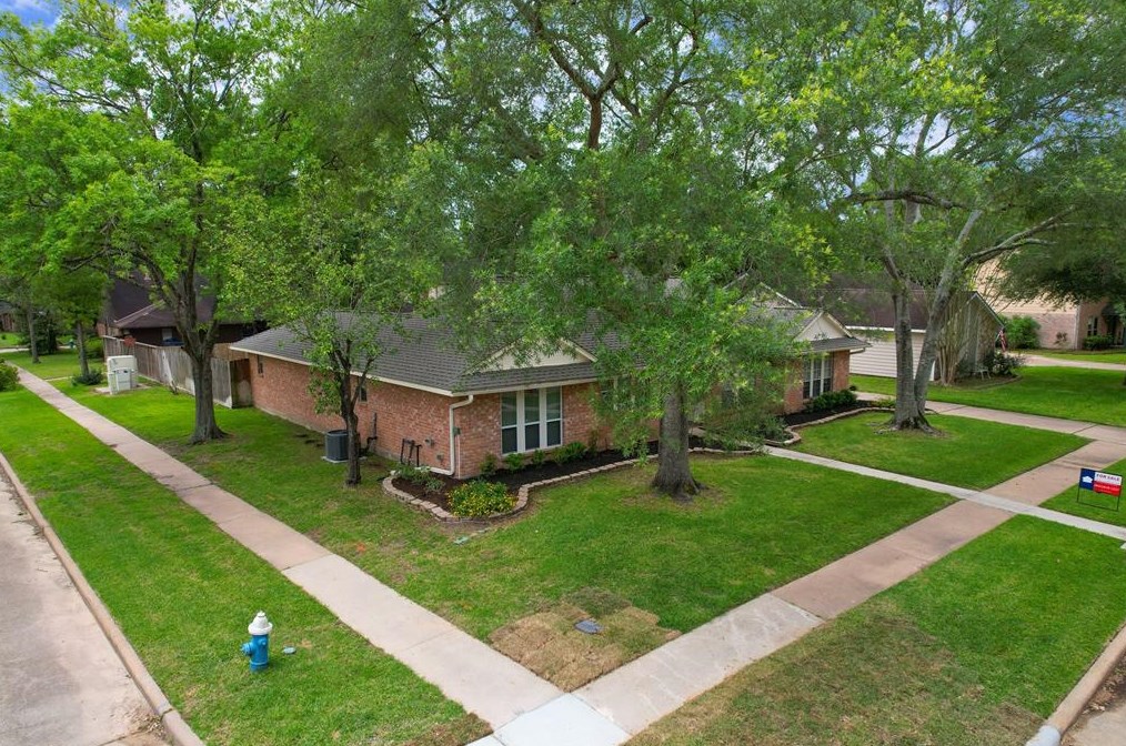 18103 Oakhampton Dr, Houston TX  77084-3260 exterior