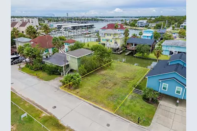1014 Aspen Road, Clear Lake Shores, TX 77565 - Photo 1