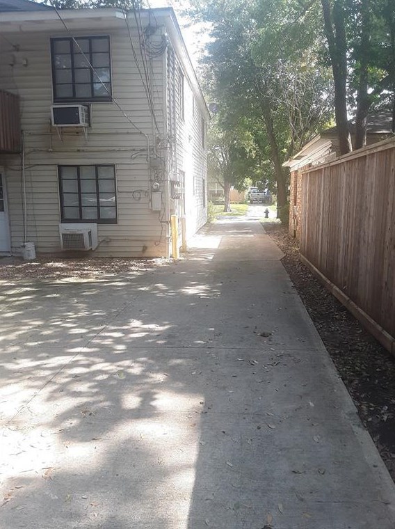 1434 Lawson St, Houston TX  77023-3653 exterior