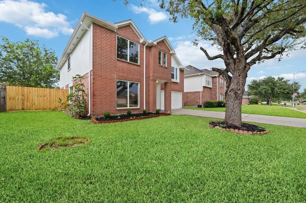 7231 Tara Dr, Richmond TX  77469-6017 exterior