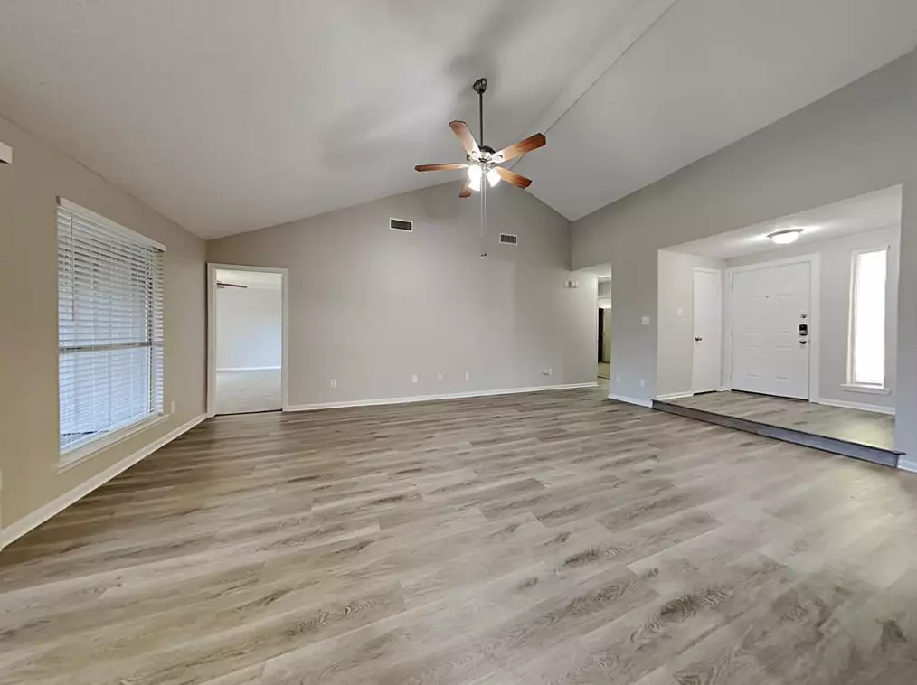 510 Leicester Ln, Houston TX  77034-5444 exterior