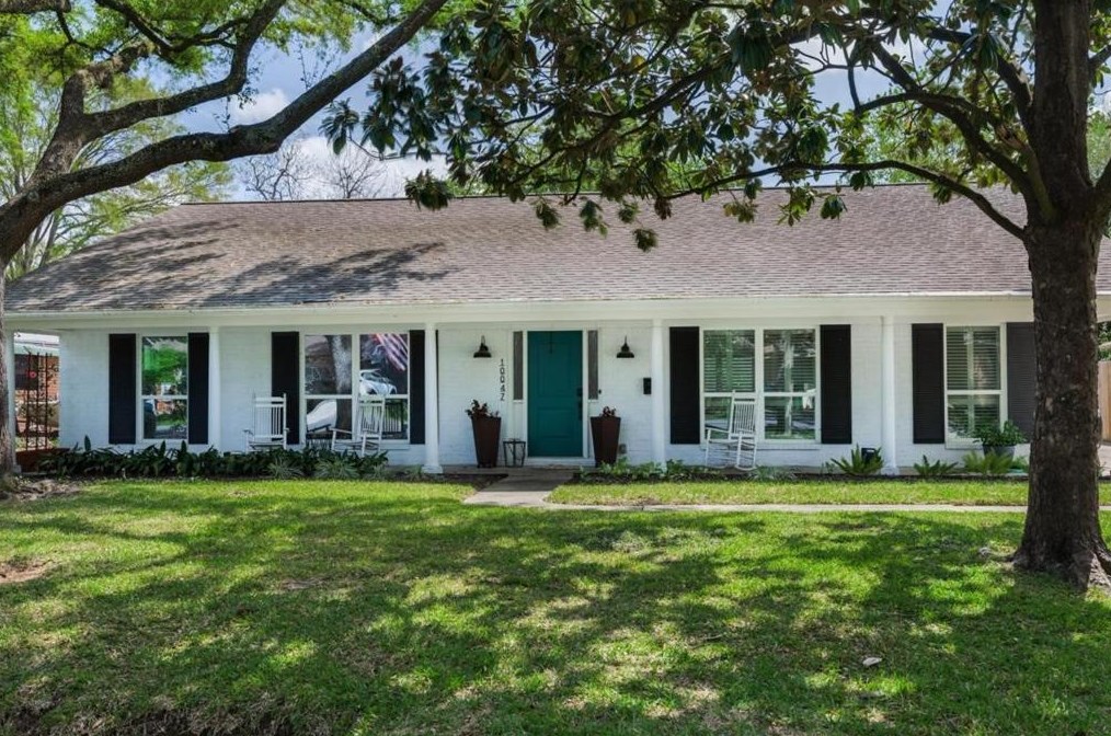 10047 Briarwild Ln, Houston TX  77080-7013 exterior