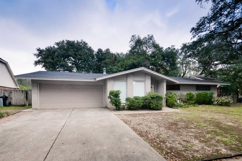 7914 Mobud Dr, Houston TX  77036-6402 exterior