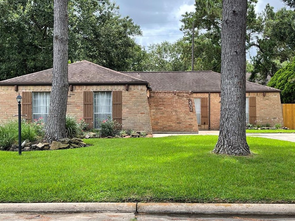 407 Enchanted Trail Dr, Spring TX  77388-8925 exterior