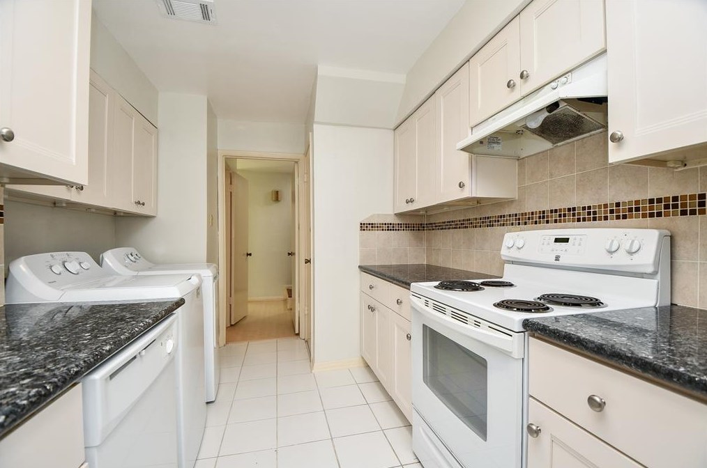 14535 Still Meadow Dr, Houston TX  77079-3139 exterior