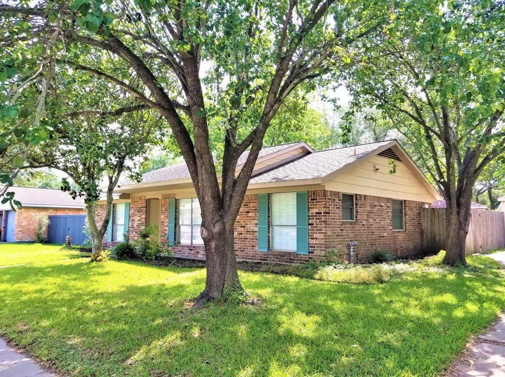 530 Applewhite Dr, Katy TX  77450-2404 exterior