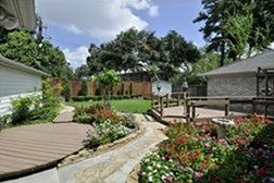 5814 Old Lodge Dr, Houston TX  77066-1516 exterior