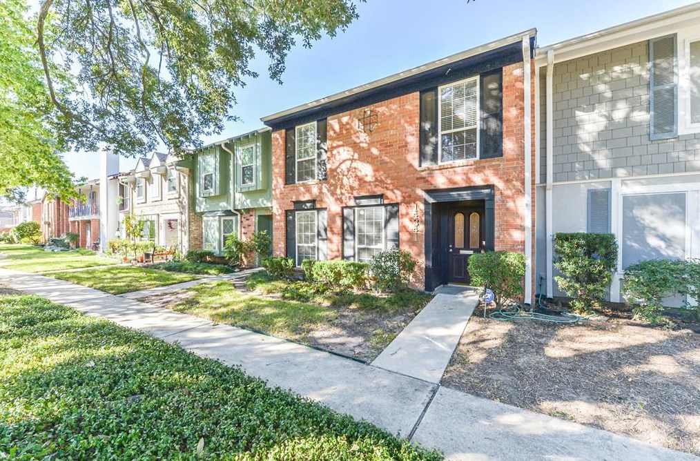 14341 Misty Meadow Ln, Houston TX  77079-3166 exterior