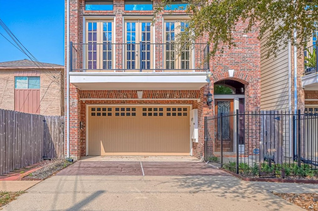 1731 Oakdale St, Houston TX  77004-5932 exterior