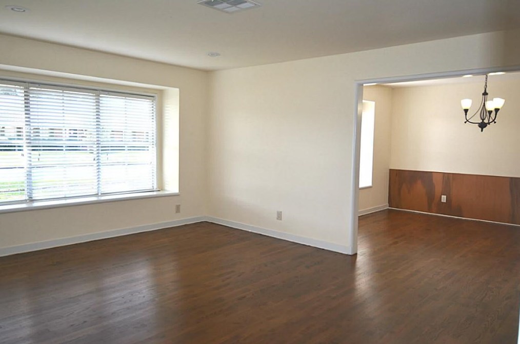 4002 Martinshire Dr, Houston TX  77025-3917 exterior