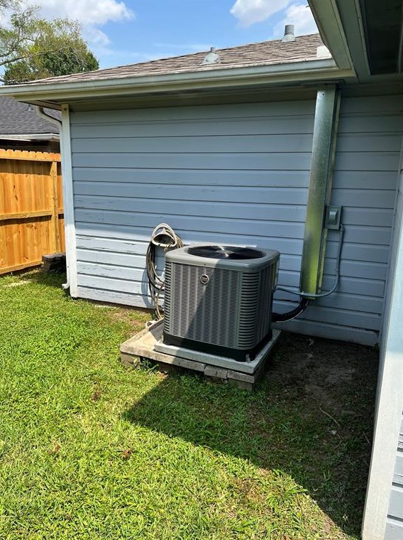 10207 Carthage Dr, Houston TX 77089-1410 exterior