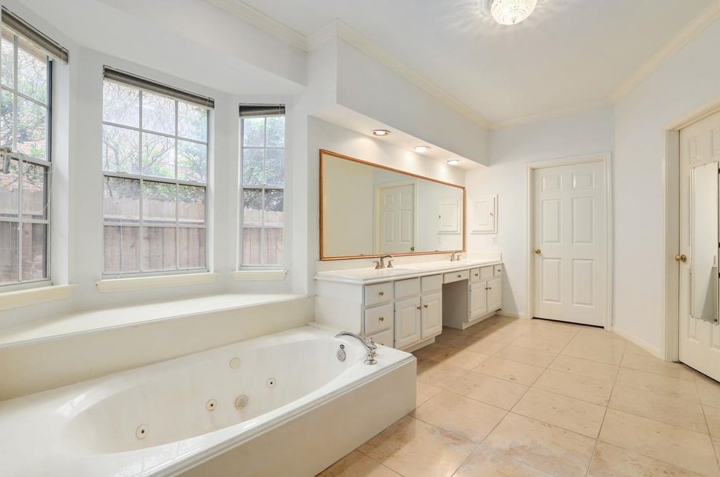 3818 Partridgeberry Ct, Houston TX  77059-4066 exterior