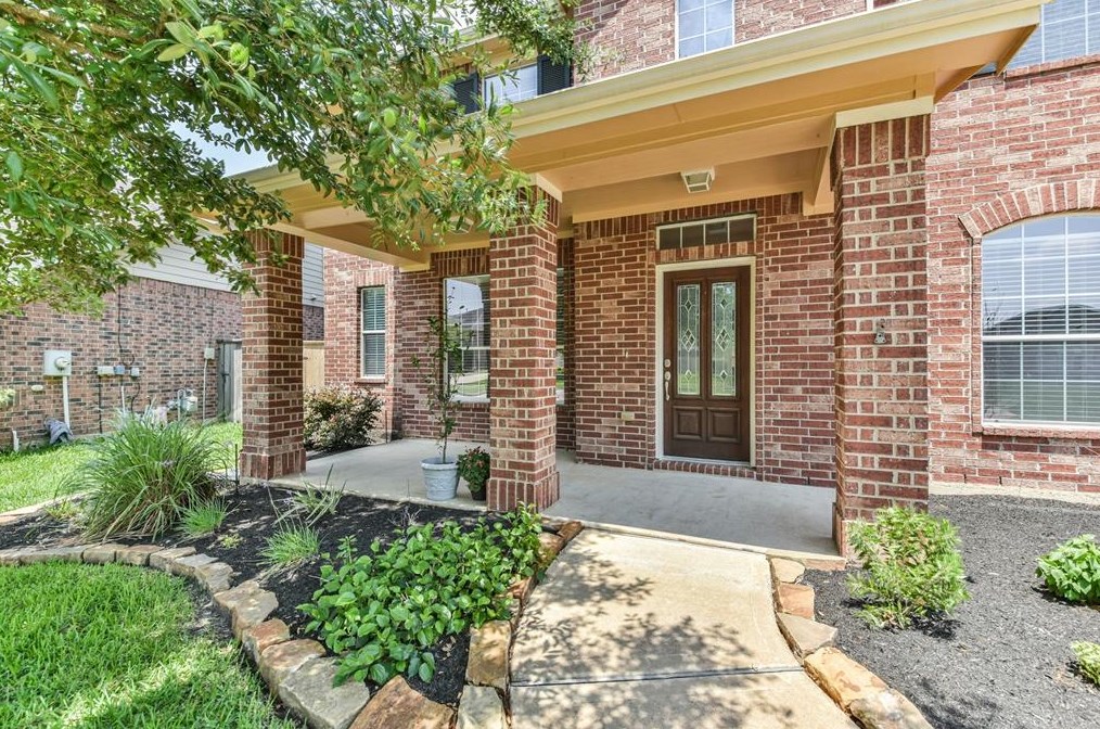 9402 Empress Crossing Dr, Spring TX  77379-6689 exterior