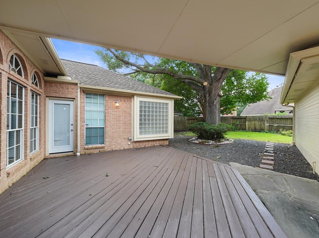 1370 Remington Crst Dr, Houston TX  77094-2948 exterior