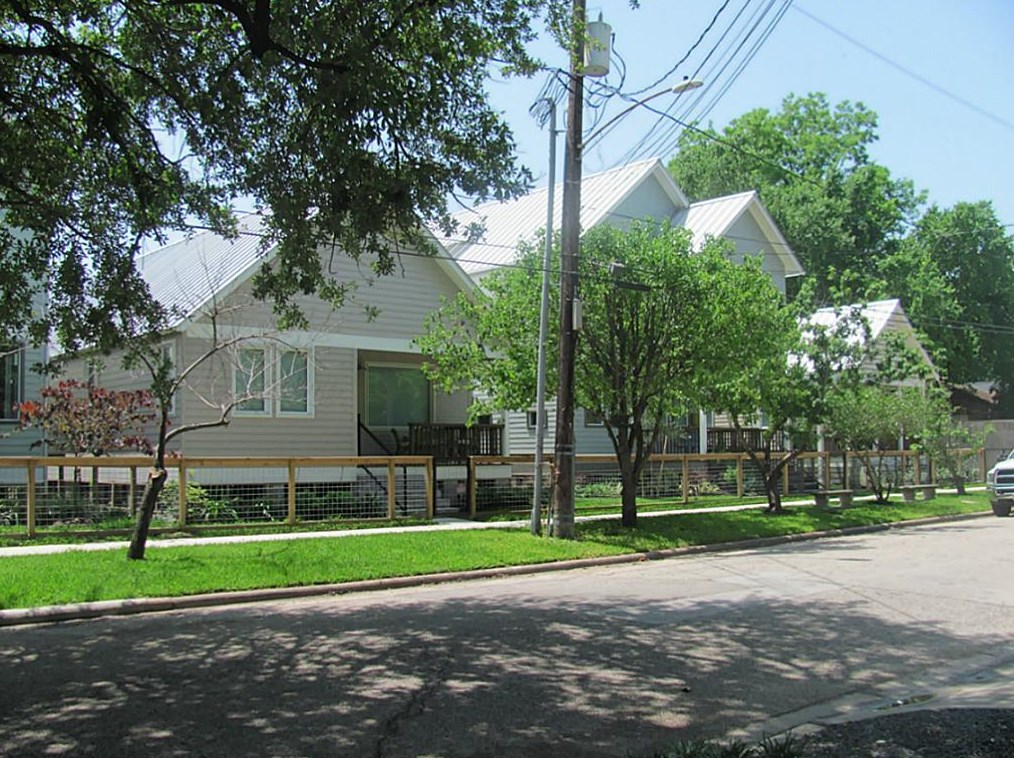 916 Nadine, Houston TX  77009-2443 exterior