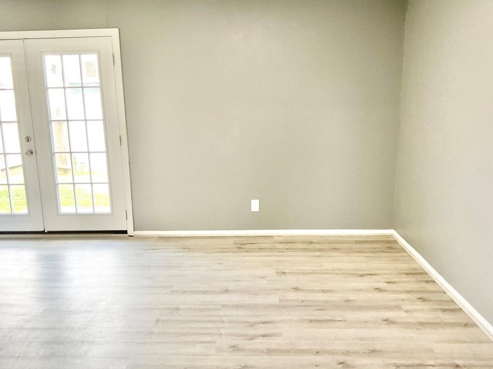 1227 Oregon St, Morgans Point TX  77571-6477 exterior