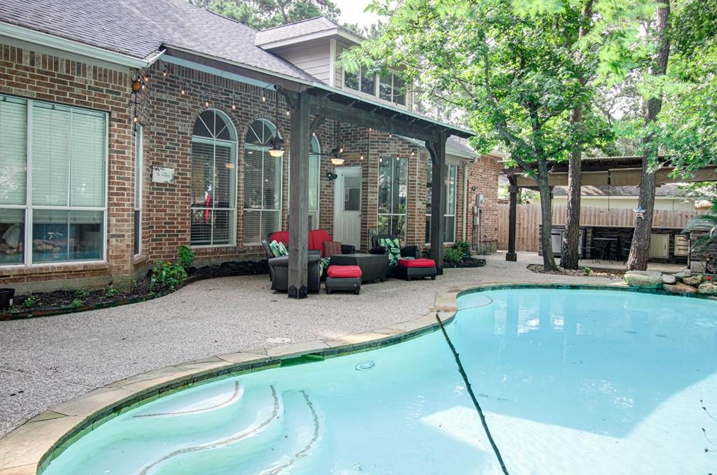 14 Greenvine Cir, Spring TX  77382-1526 exterior