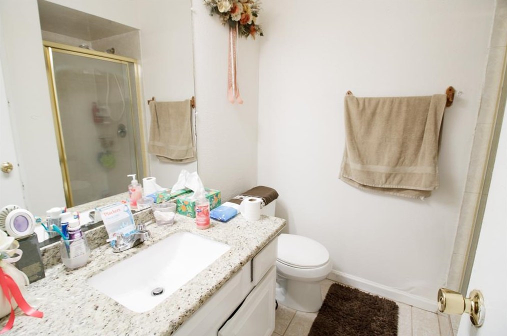 4407 Windrift Dr, Houston TX  77066-3647 exterior