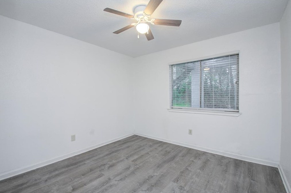 13146 Crystal Cv Dr, Houston TX  77044-1813 exterior