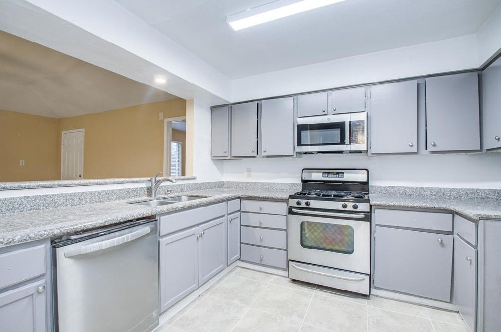 13146 Crystal Cv Dr, Houston TX  77044-1813 exterior