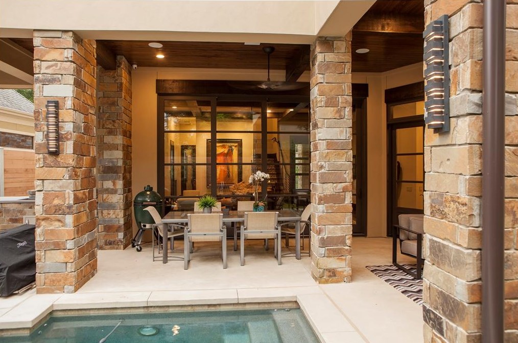 5526 Navarro St, Houston TX  77056-6231 exterior
