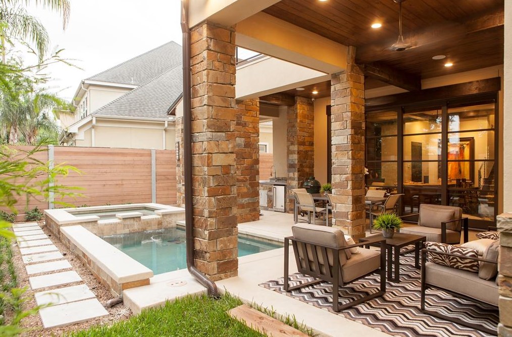 5526 Navarro St, Houston TX  77056-6231 exterior