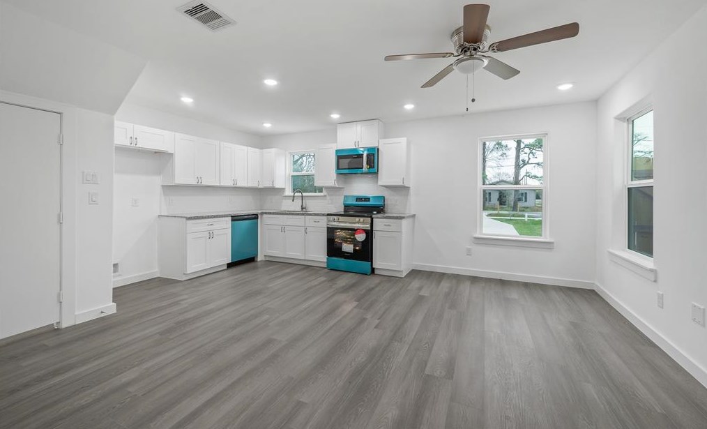 7804 Crestview Dr, Houston TX  77028-2503 exterior