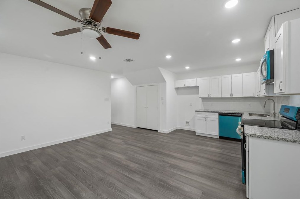 7804 Crestview Dr, Houston TX  77028-2503 exterior