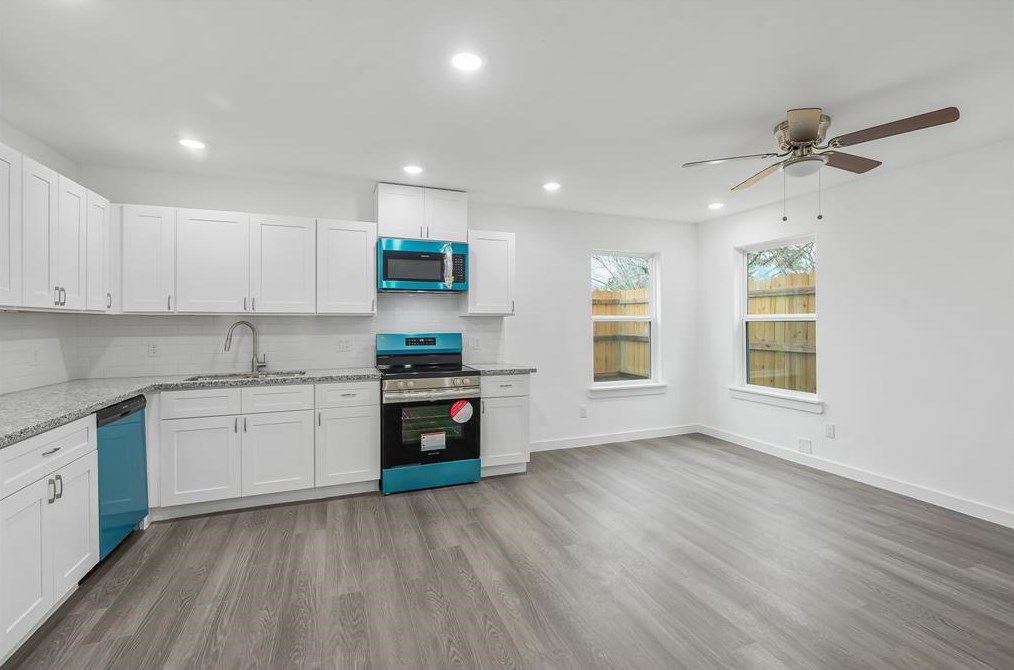 7804 Crestview Dr, Houston TX  77028-2503 exterior