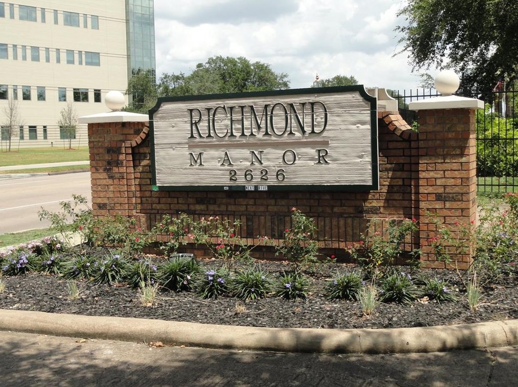 2626 Holly Hall St, Houston TX  77054-4110 exterior