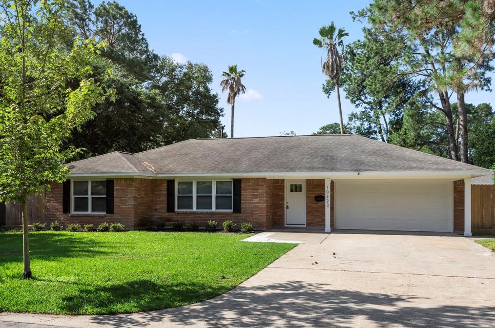 10223 Eddystone Dr, Houston TX  77043-3324 exterior