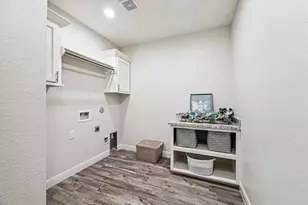 430 Amanda Cir, Tiki Island, TX 77554 - Photo 19